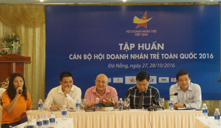 Tập huấn cán bộ Văn phòng Hội Doanh nhân trẻ toàn quốc 2016